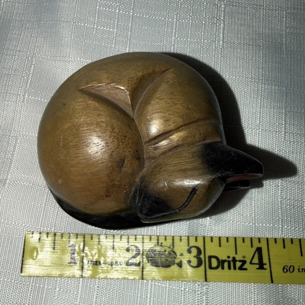 Mandalay Box Co Sleeping Siamese Cat Hand Carved Wood Paperweight Curled Up